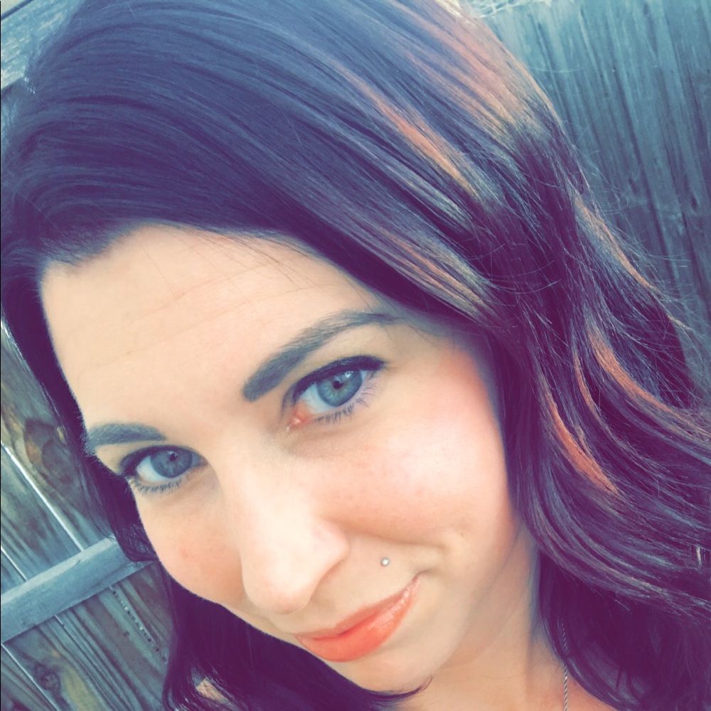 Meet your Posher, Amanda